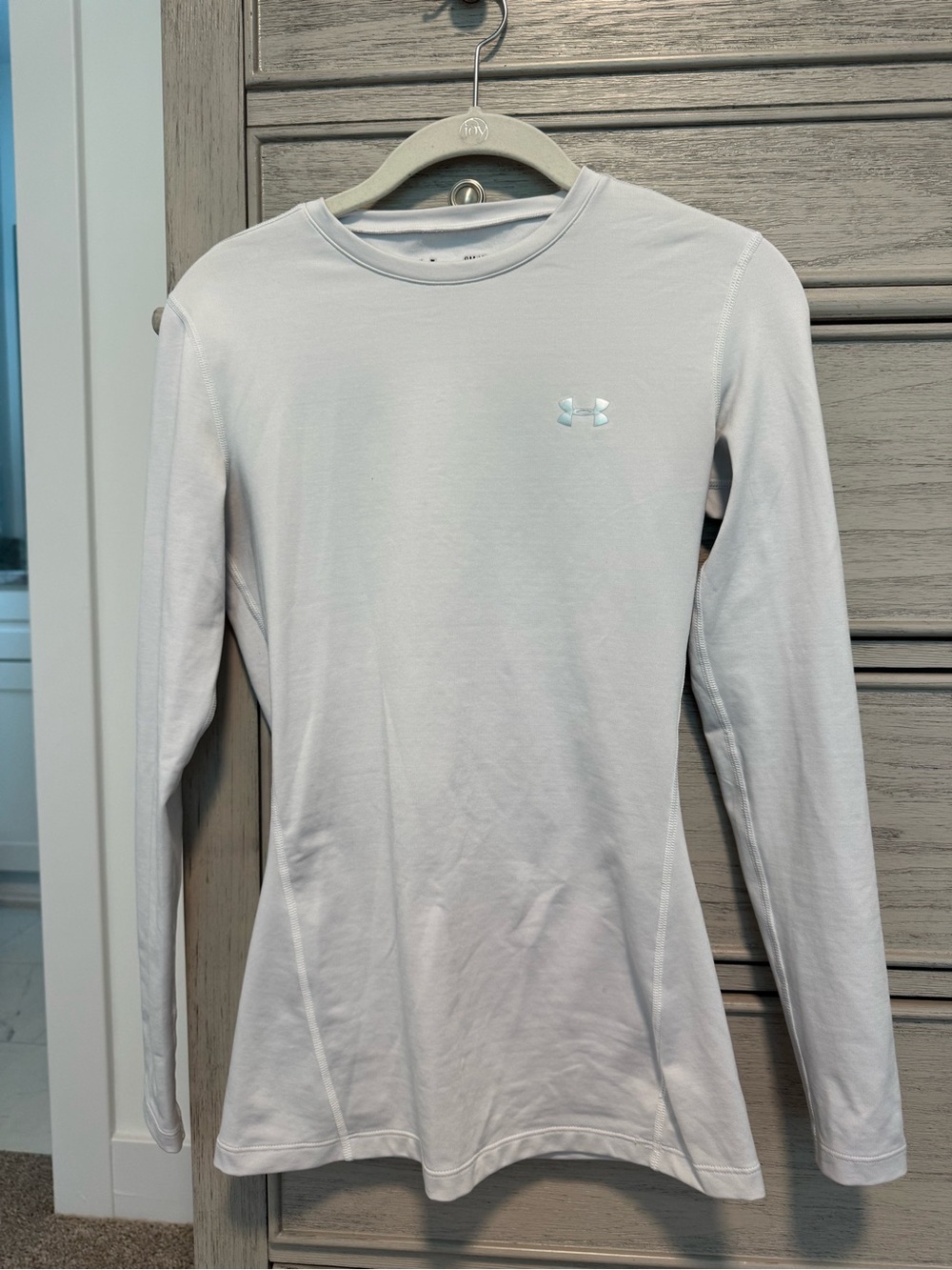 Under Armour Women’s White Long-Sleeve Crew Performance Tee Cold Gear
